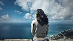 Psykologit ovat nimenneet kolme merkkiä siitä, että olet hyvinvoiva, kun olet yksin.